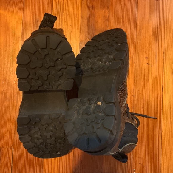 Brown snakeskin hiking boots - Picture 5 of 6